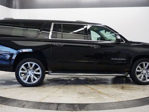 Used 2015 Chevrolet Suburban LTZ image 7