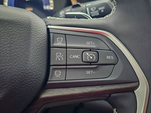 New 2025 Jeep Grand Cherokee Limited image 21