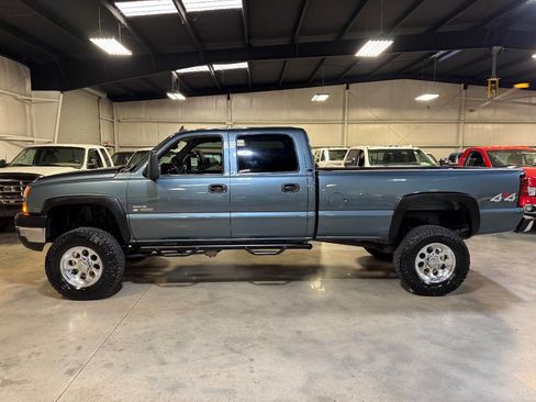 Used 2006 Chevrolet Silverado 3500 LT w/ Heavy-Duty Power Package AWD/4WD image 24