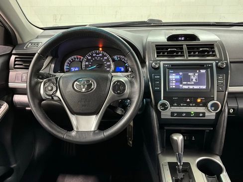 Used 2014 Toyota Camry SE image 8