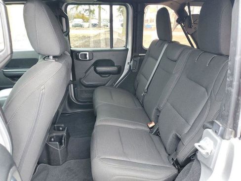 Used 2018 Jeep Wrangler Unlimited Sport S image 25