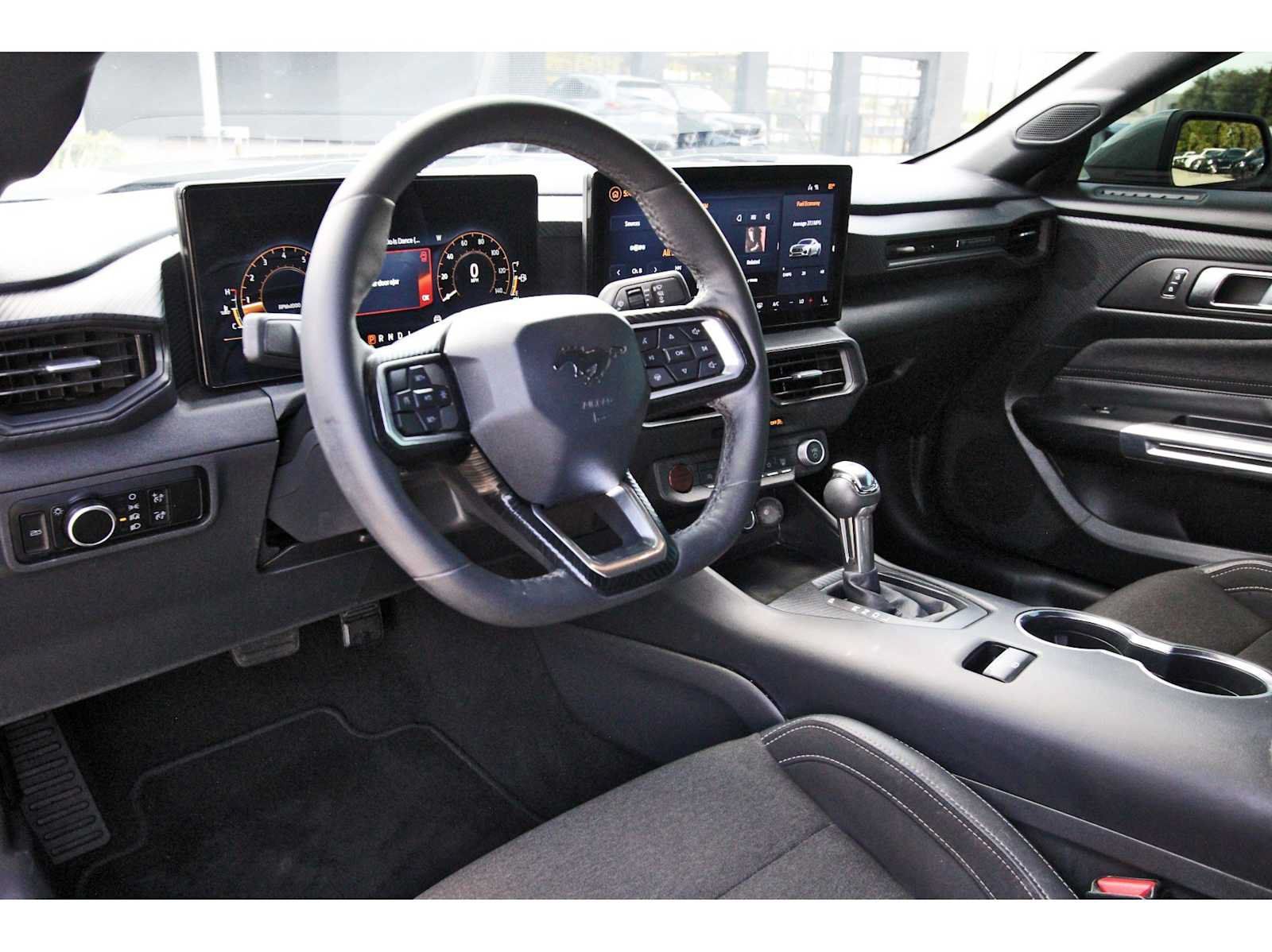 Used 2025 Ford Mustang Coupe RWD image 6