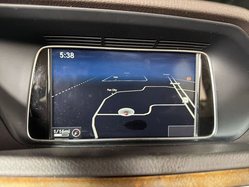 Used 2014 Mercedes-Benz E 350 Sedan image 24