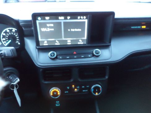 Used 2024 Ford Maverick XL image 12