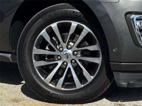 Used 2018 Ford Expedition Limited w/ Equipment Group 301A image 38