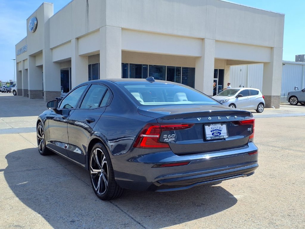 Used 2024 Volvo S60 B5 Core FWD image 2