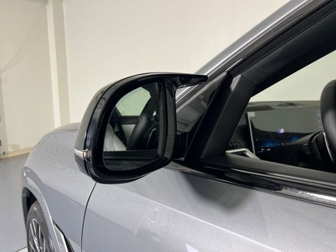 New 2026 BMW X6 M60i w/ Executive Package image 24