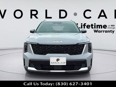 Certified 2025 Kia Sorento EX image 9