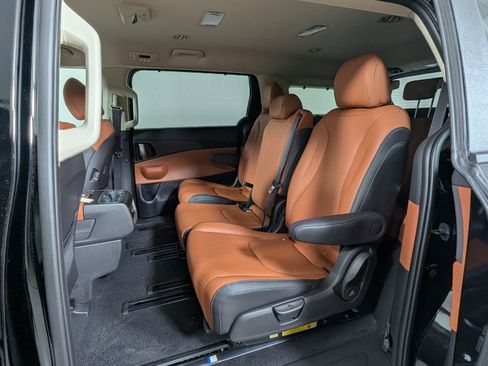 New 2026 Kia Carnival EX FWD image 23