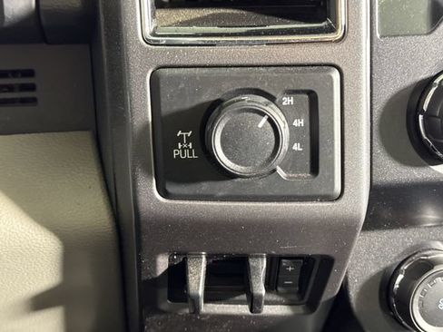 Certified 2022 Ford F250 XLT w/ XLT Premium Package AWD/4WD image 40