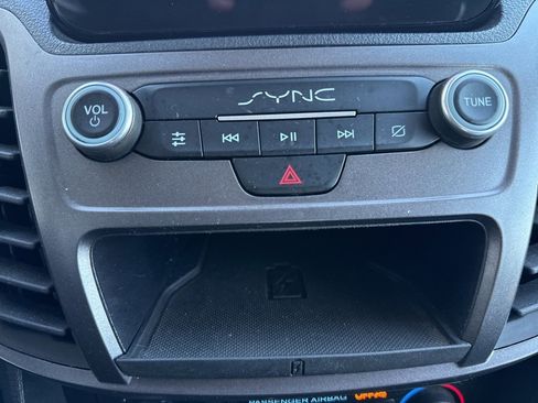 Used 2021 Ford Transit Connect XLT image 11