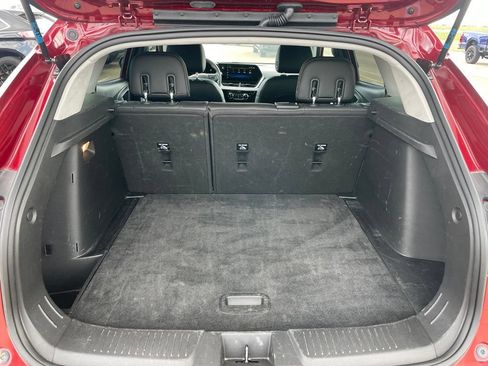 Used 2025 Chevrolet Trax LT FWD image 28