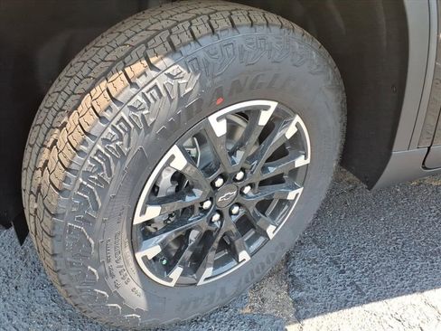 New 2026 Chevrolet Traverse Z71 w/ Enhanced Driving Package AWD/4WD image 16