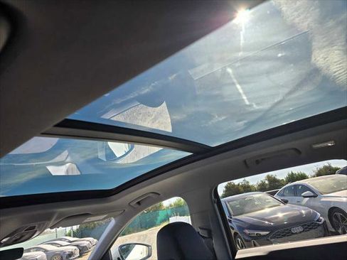 New 2025 Audi Q6 e-tron Premium image 22