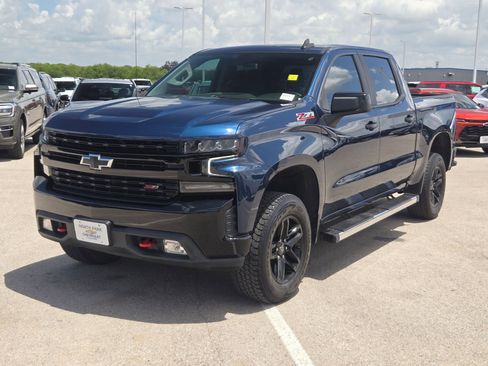 Used 2021 Chevrolet Silverado 1500 LT Trail Boss w/ Bed Protection Package AWD/4WD image 7