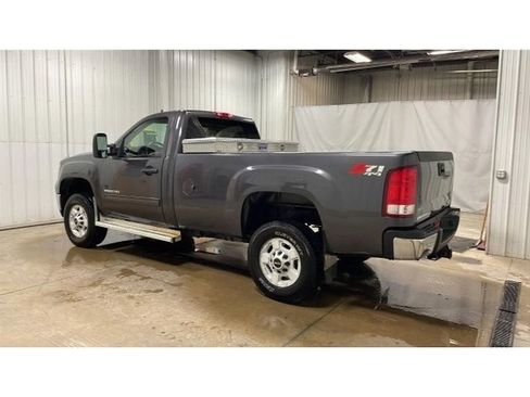 Used 2011 GMC Sierra 2500 SLE w/ Snow Plow Prep Package image 9