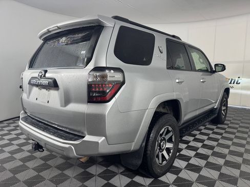 Used 2022 Toyota 4Runner TRD Off-Road AWD/4WD image 7