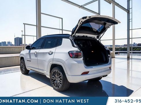 Used 2022 Jeep Compass High Altitude AWD/4WD image 26