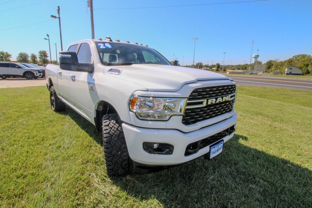 Used 2024 RAM 2500 Big Horn w/ Level 2 Equipment Group AWD/4WD image 2