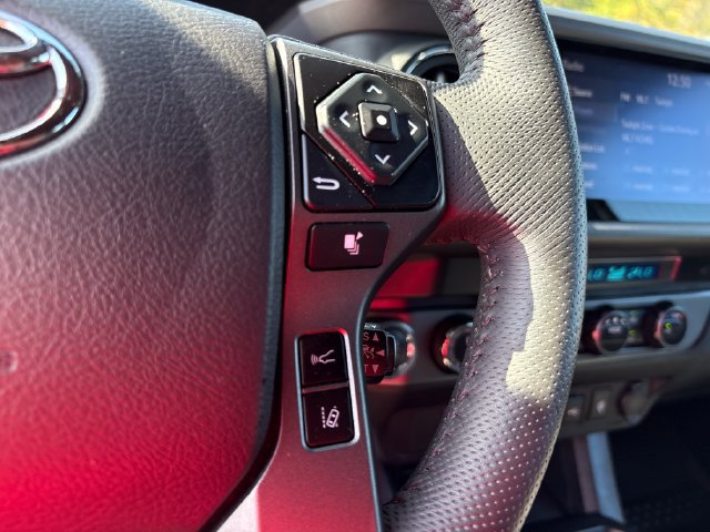 Used 2021 Toyota Tacoma TRD Off-Road AWD/4WD image 39