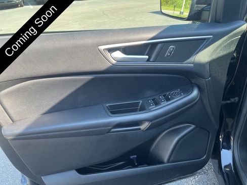 Used 2022 Ford Edge SEL w/ Convenience Package image 9