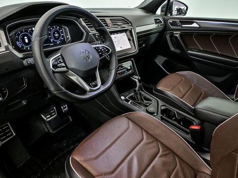 Certified 2024 Volkswagen Tiguan SEL R-Line image 12