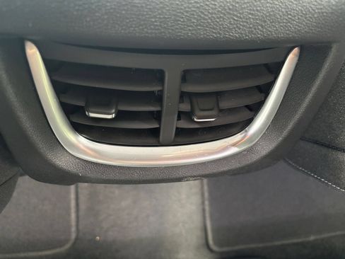 Used 2025 Chevrolet Blazer LT FWD image 20