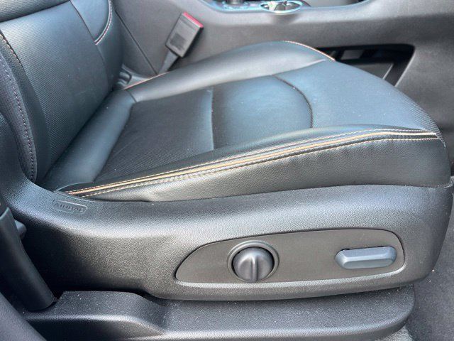 Used 2022 GMC Terrain AT4 AWD/4WD image 12