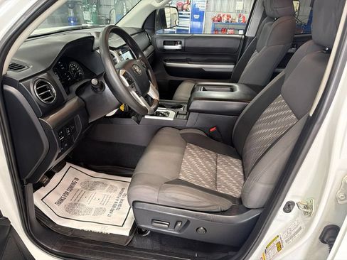 Used 2018 Toyota Tundra SR5 w/ SR5 Upgrade Package AWD/4WD image 21
