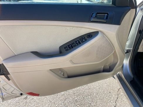 Used 2011 Kia Optima LX image 14