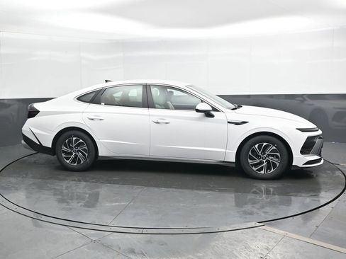 New 2026 Hyundai Sonata Blue FWD image 3
