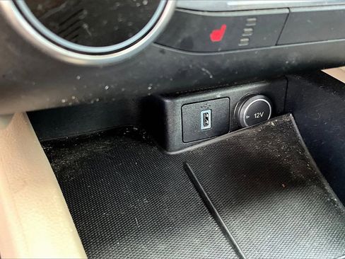 Used 2020 Ford Escape SE image 31