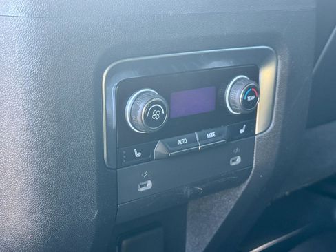 Used 2021 Chevrolet Suburban Premier w/ Premium Package image 27