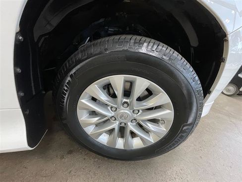 Used 2017 Lexus GX 460 Premium w/ Premium Package AWD/4WD image 36