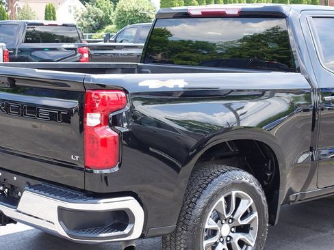 Used 2024 Chevrolet Silverado 1500 LT AWD/4WD image 13