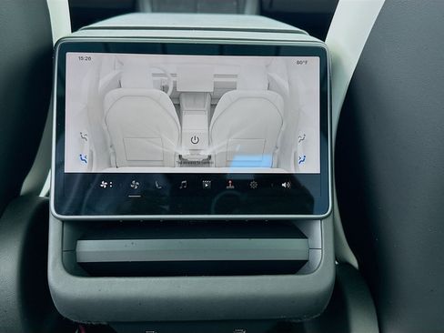 Used 2025 Tesla Model 3 Long Range RWD image 17