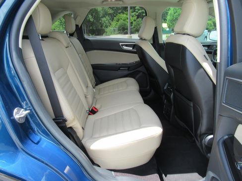 Used 2020 Ford Edge SEL w/ Convenience Package FWD image 32