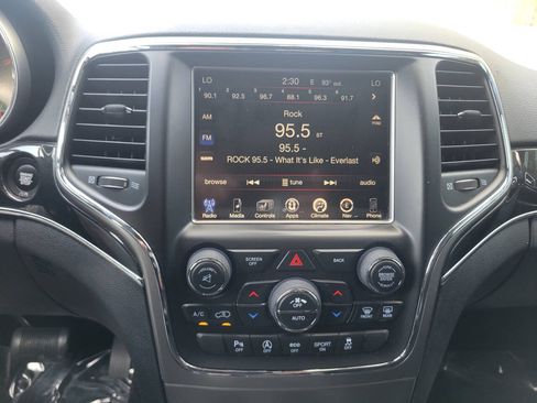 Used 2017 Jeep Grand Cherokee Trailhawk AWD/4WD image 19