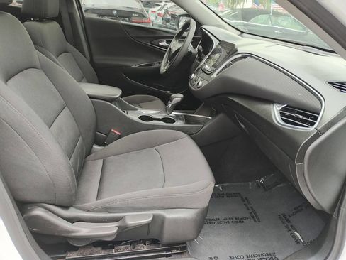 Used 2021 Chevrolet Malibu LT FWD image 43