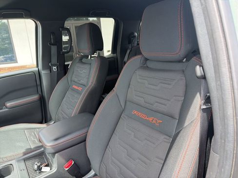 Used 2025 Nissan Frontier PRO-4X w/ Pro Convenience Package image 3