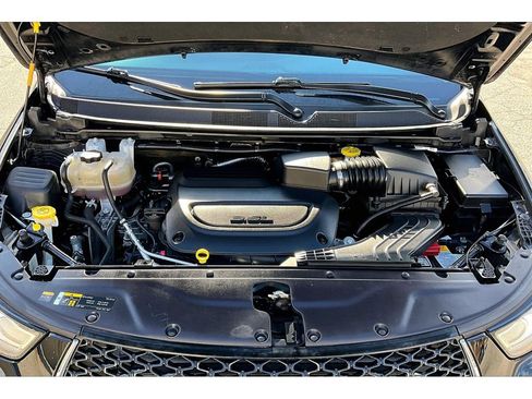 Used 2024 Chrysler Pacifica Touring-L FWD image 55