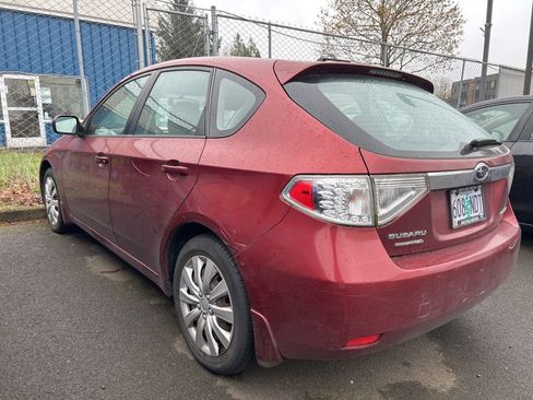 Used 2010 Subaru Impreza 2.5i image 2