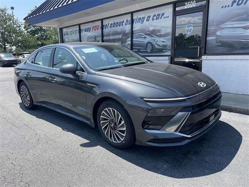 New 2025 Hyundai Sonata SEL image 2