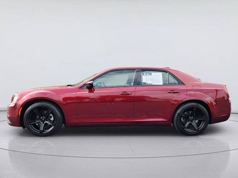 Used 2022 Chrysler 300 Touring w/ Sport Appearance Package RWD image 4