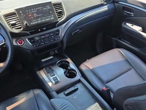 Used 2022 Honda Pilot Special Edition image 2
