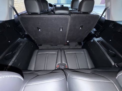 Used 2022 Kia Sorento S FWD image 18