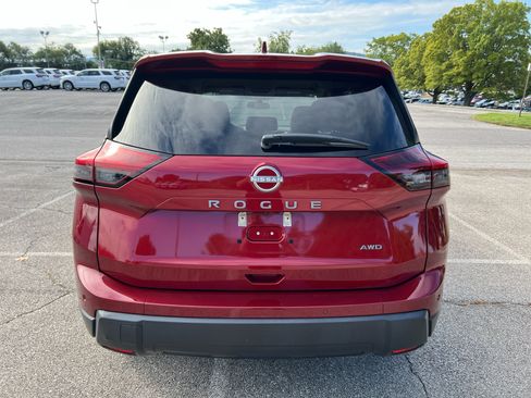 Used 2025 Nissan Rogue SV AWD/4WD image 4