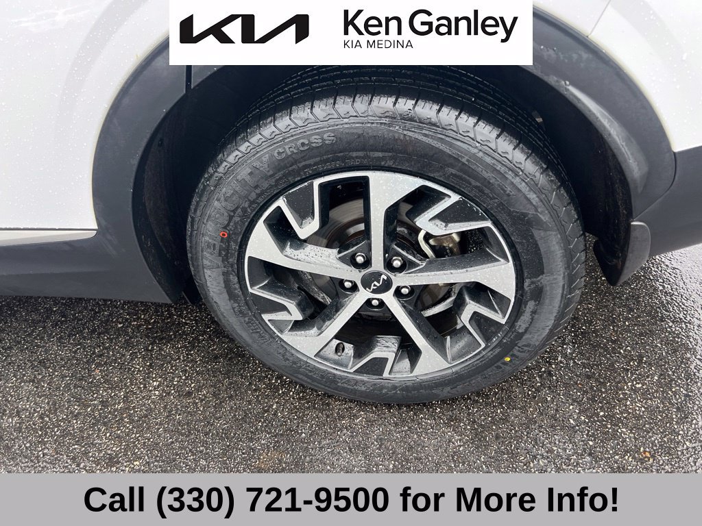 Certified 2025 Kia Sportage EX w/ Premium Package AWD/4WD image 22