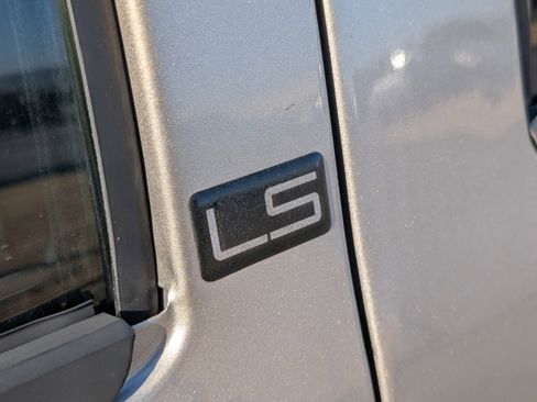 Used 2002 Chevrolet Blazer LS w/ Preferred Equipment Group image 5