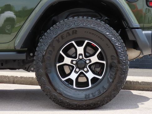 Used 2021 Jeep Wrangler Unlimited Rubicon AWD/4WD image 21